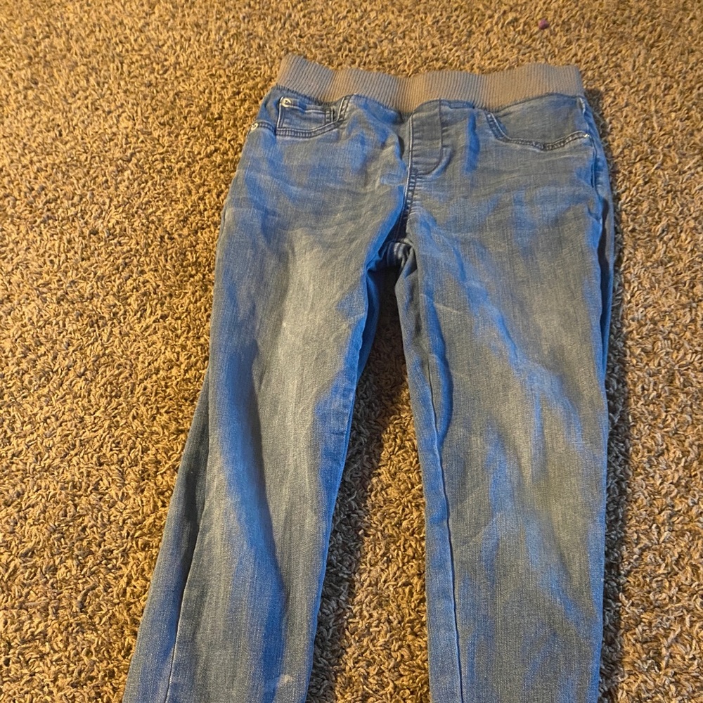 Jeggings—elastic top-light stretchy denim